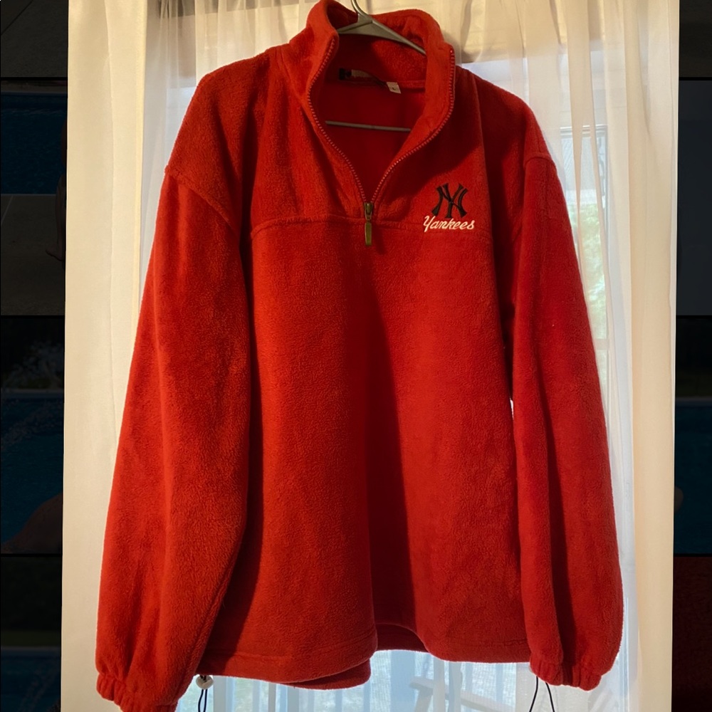 Red NY Yankees Pullover